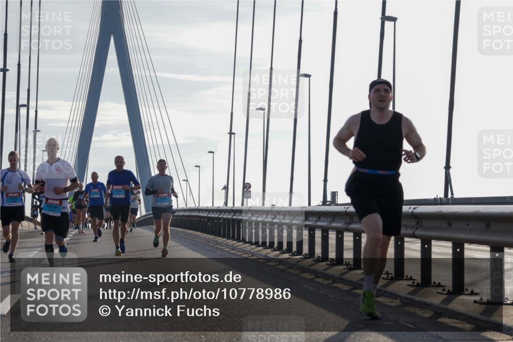03.10.2026 - Köhlbrandbrückenlauf Yannick Fuchs http://msf.ph/oto/10778986 03.10.2026 09:23:59 Position 1  meine-sportfotos.de