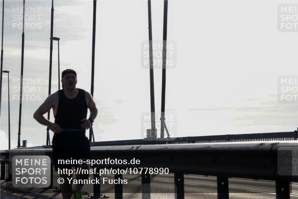03.10.2026 - Köhlbrandbrückenlauf Yannick Fuchs http://msf.ph/oto/10778990 03.10.2026 09:24:00 Position 1  meine-sportfotos.de