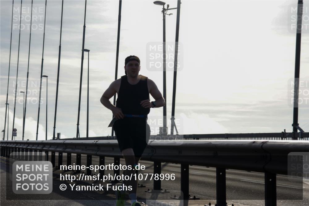 03.10.2026 - Köhlbrandbrückenlauf Yannick Fuchs http://msf.ph/oto/10778996 03.10.2026 09:24:00 Position 1  meine-sportfotos.de