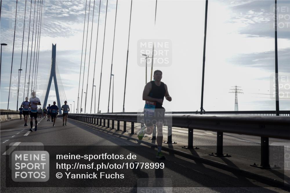 03.10.2026 - Köhlbrandbrückenlauf Yannick Fuchs http://msf.ph/oto/10778999 03.10.2026 09:24:01 Position 1  meine-sportfotos.de