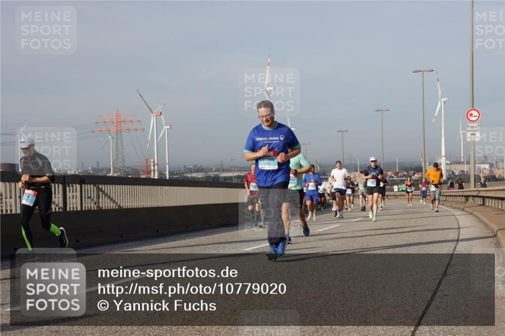 03.10.2026 - Köhlbrandbrückenlauf Yannick Fuchs http://msf.ph/oto/10779020 03.10.2026 09:46:12 Position 2 1500 meine-sportfotos.de