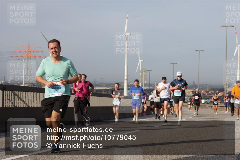 03.10.2026 - Köhlbrandbrückenlauf Yannick Fuchs http://msf.ph/oto/10779045 03.10.2026 09:46:14 Position 2 2758 meine-sportfotos.de
