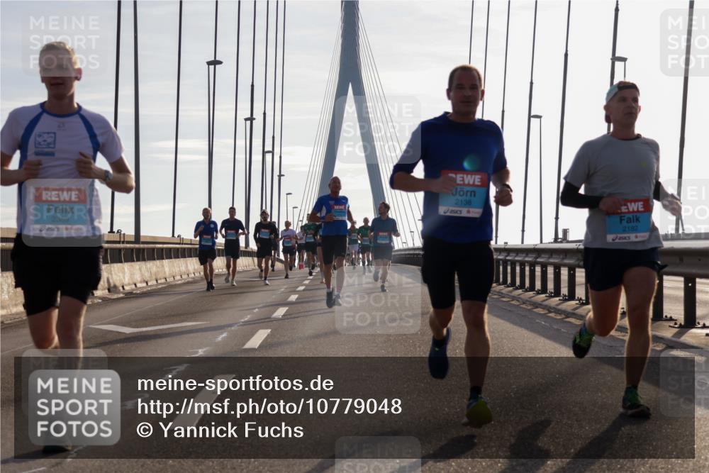 03.10.2026 - Köhlbrandbrückenlauf Yannick Fuchs http://msf.ph/oto/10779048 03.10.2026 09:24:05 Position 1 2389, 2138, 2182 meine-sportfotos.de