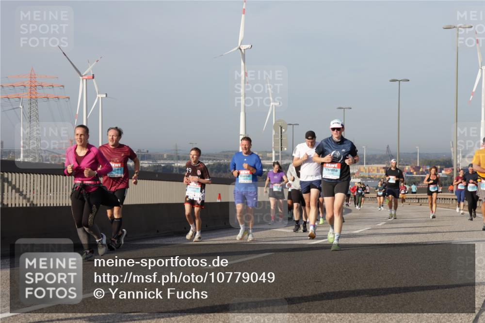 03.10.2026 - Köhlbrandbrückenlauf Yannick Fuchs http://msf.ph/oto/10779049 03.10.2026 09:46:15 Position 2  meine-sportfotos.de