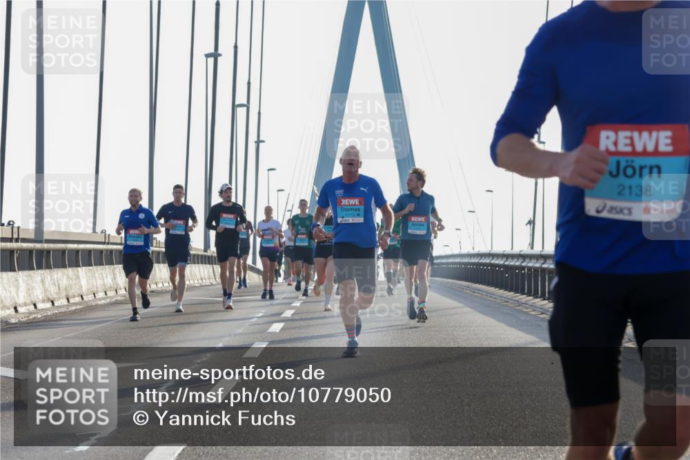 03.10.2026 - Köhlbrandbrückenlauf Yannick Fuchs http://msf.ph/oto/10779050 03.10.2026 09:24:05 Position 1 2138, 1713 meine-sportfotos.de