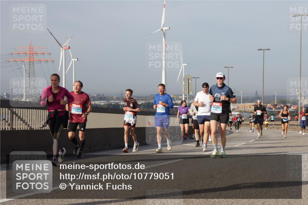 03.10.2026 - Köhlbrandbrückenlauf Yannick Fuchs http://msf.ph/oto/10779051 03.10.2026 09:46:15 Position 2 1326, 19, 2534 meine-sportfotos.de