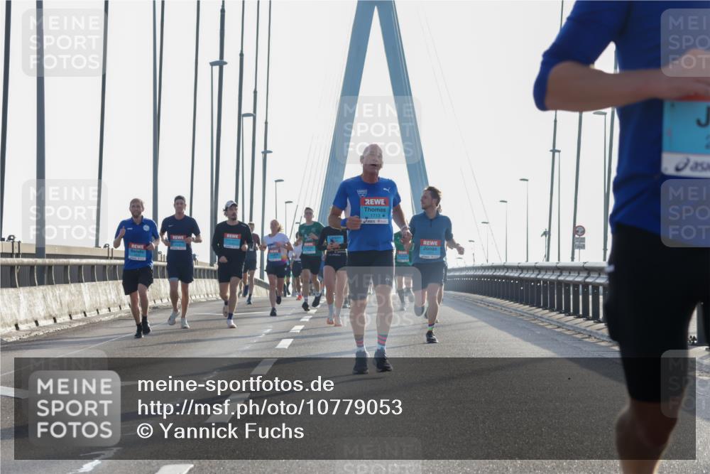 03.10.2026 - Köhlbrandbrückenlauf Yannick Fuchs http://msf.ph/oto/10779053 03.10.2026 09:24:06 Position 1 1713 meine-sportfotos.de