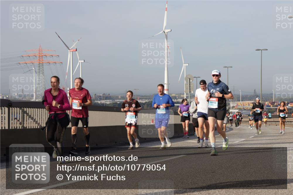 03.10.2026 - Köhlbrandbrückenlauf Yannick Fuchs http://msf.ph/oto/10779054 03.10.2026 09:46:16 Position 2 19, 2534 meine-sportfotos.de