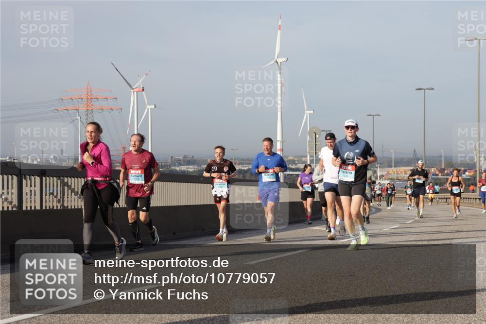 03.10.2026 - Köhlbrandbrückenlauf Yannick Fuchs http://msf.ph/oto/10779057 03.10.2026 09:46:16 Position 2 19, 2534 meine-sportfotos.de