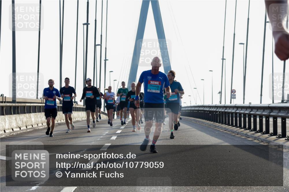03.10.2026 - Köhlbrandbrückenlauf Yannick Fuchs http://msf.ph/oto/10779059 03.10.2026 09:24:06 Position 1 1713 meine-sportfotos.de