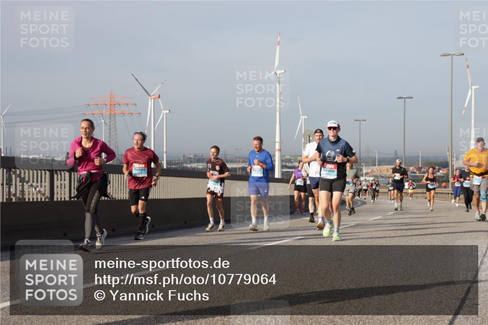 03.10.2026 - Köhlbrandbrückenlauf Yannick Fuchs http://msf.ph/oto/10779064 03.10.2026 09:46:16 Position 2  meine-sportfotos.de