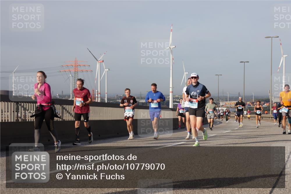 03.10.2026 - Köhlbrandbrückenlauf Yannick Fuchs http://msf.ph/oto/10779070 03.10.2026 09:46:16 Position 2 19 meine-sportfotos.de