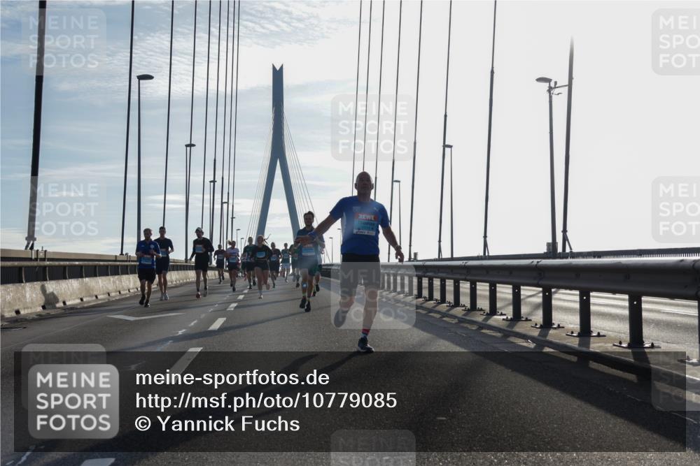 03.10.2026 - Köhlbrandbrückenlauf Yannick Fuchs http://msf.ph/oto/10779085 03.10.2026 09:24:08 Position 1  meine-sportfotos.de