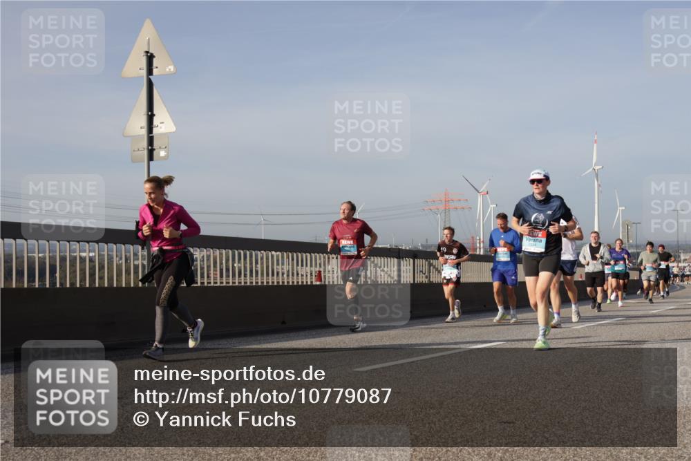 03.10.2026 - Köhlbrandbrückenlauf Yannick Fuchs http://msf.ph/oto/10779087 03.10.2026 09:46:18 Position 2 2534 meine-sportfotos.de