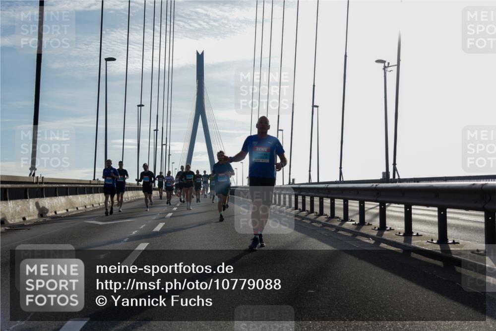 03.10.2026 - Köhlbrandbrückenlauf Yannick Fuchs http://msf.ph/oto/10779088 03.10.2026 09:24:08 Position 1 1713 meine-sportfotos.de