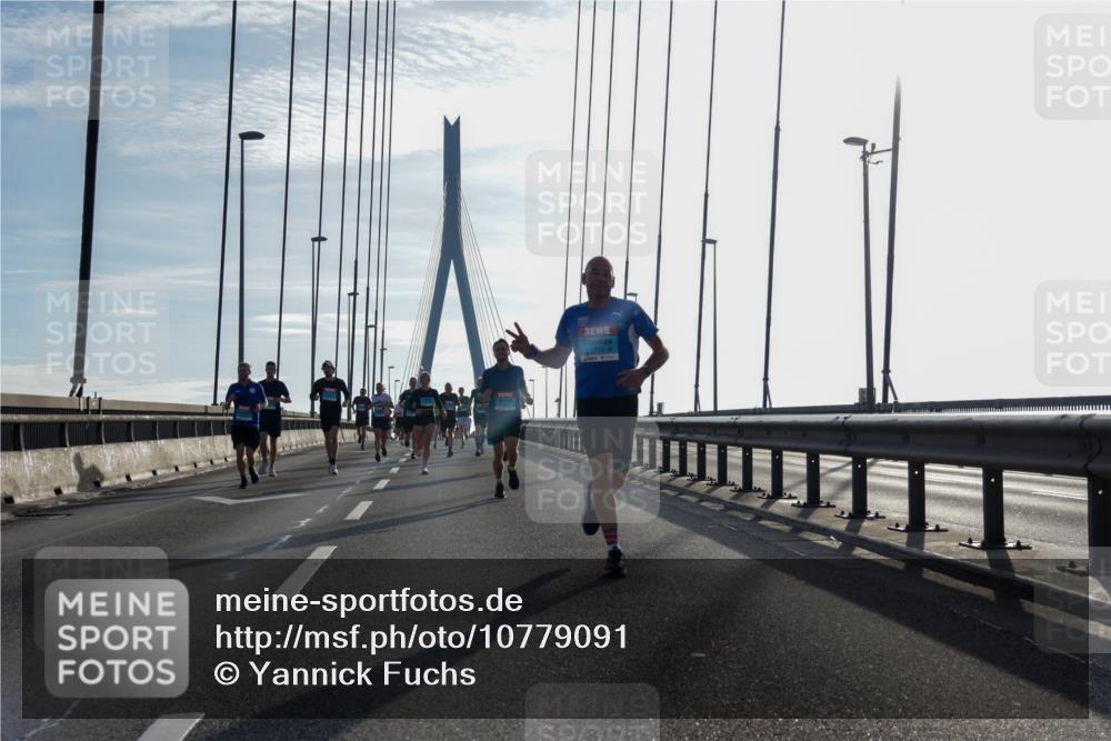 03.10.2026 - Köhlbrandbrückenlauf Yannick Fuchs http://msf.ph/oto/10779091 03.10.2026 09:24:08 Position 1  meine-sportfotos.de