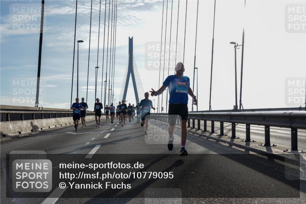 03.10.2026 - Köhlbrandbrückenlauf Yannick Fuchs http://msf.ph/oto/10779095 03.10.2026 09:24:09 Position 1 1713 meine-sportfotos.de