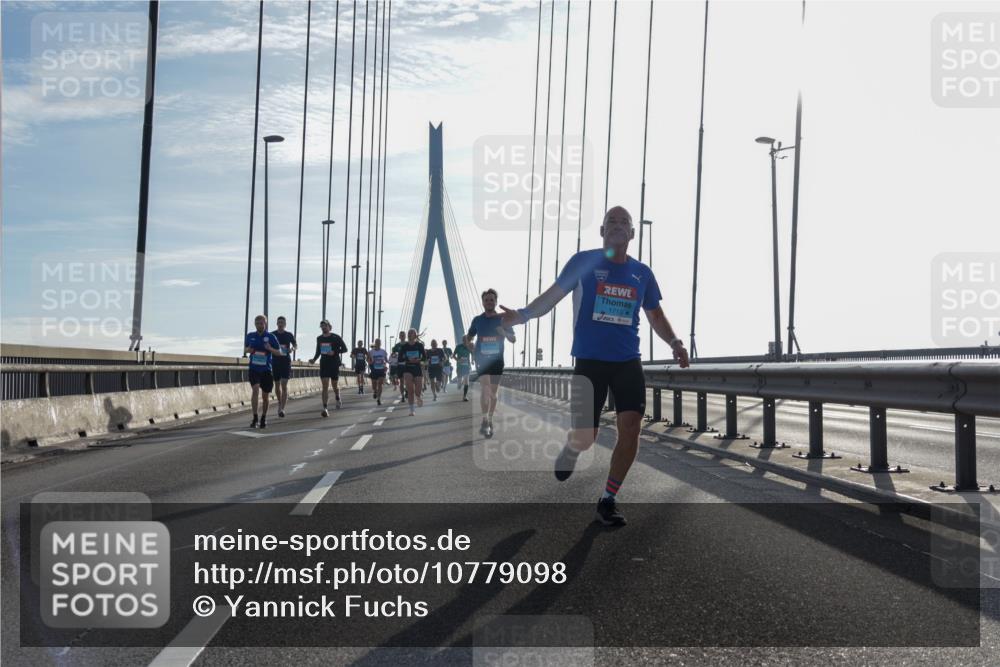 03.10.2026 - Köhlbrandbrückenlauf Yannick Fuchs http://msf.ph/oto/10779098 03.10.2026 09:24:09 Position 1 1713 meine-sportfotos.de