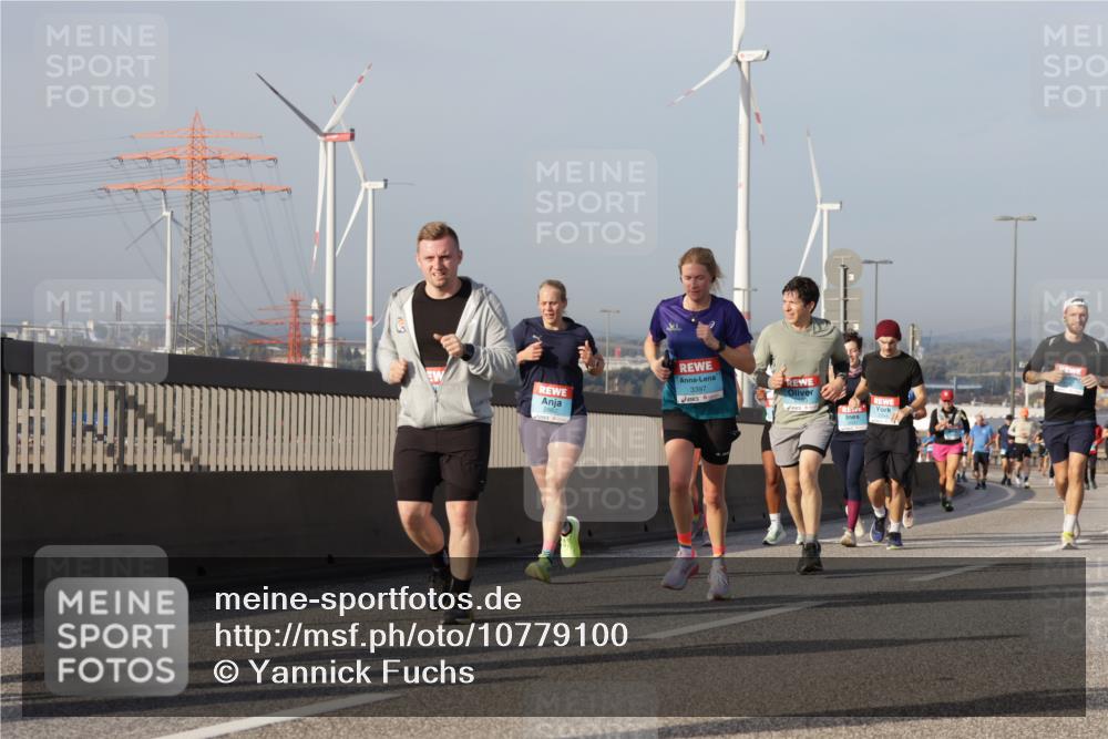 03.10.2026 - Köhlbrandbrückenlauf Yannick Fuchs http://msf.ph/oto/10779100 03.10.2026 09:46:20 Position 2 3397 meine-sportfotos.de