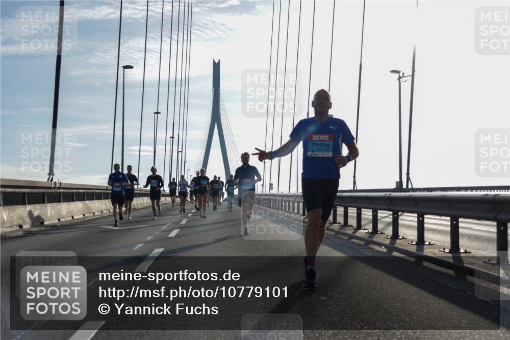 03.10.2026 - Köhlbrandbrückenlauf Yannick Fuchs http://msf.ph/oto/10779101 03.10.2026 09:24:09 Position 1 1713 meine-sportfotos.de