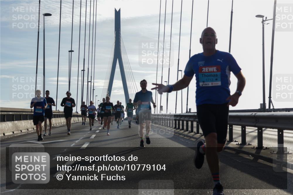 03.10.2026 - Köhlbrandbrückenlauf Yannick Fuchs http://msf.ph/oto/10779104 03.10.2026 09:24:09 Position 1 1713 meine-sportfotos.de