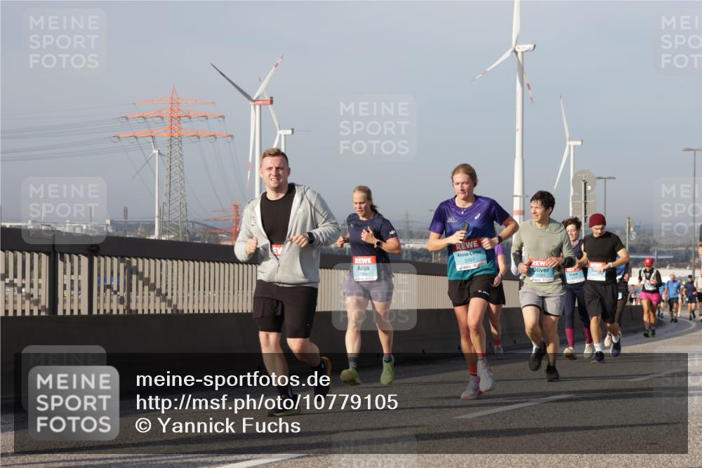 03.10.2026 - Köhlbrandbrückenlauf Yannick Fuchs http://msf.ph/oto/10779105 03.10.2026 09:46:20 Position 2 2882, 3397, 2593 meine-sportfotos.de