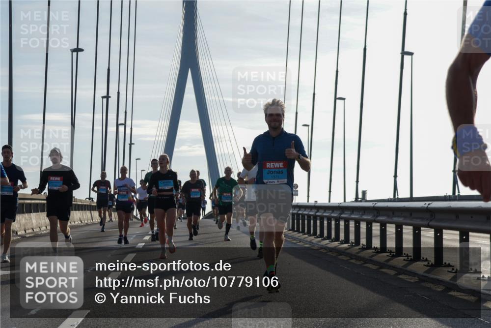 03.10.2026 - Köhlbrandbrückenlauf Yannick Fuchs http://msf.ph/oto/10779106 03.10.2026 09:24:10 Position 1 1371 meine-sportfotos.de