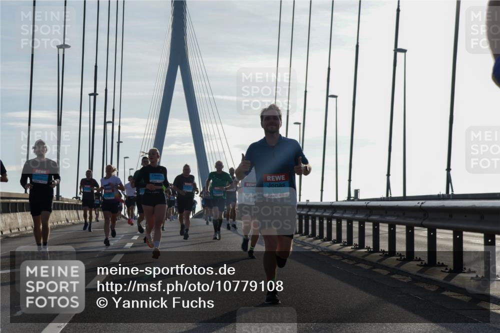 03.10.2026 - Köhlbrandbrückenlauf Yannick Fuchs http://msf.ph/oto/10779108 03.10.2026 09:24:10 Position 1 1371 meine-sportfotos.de
