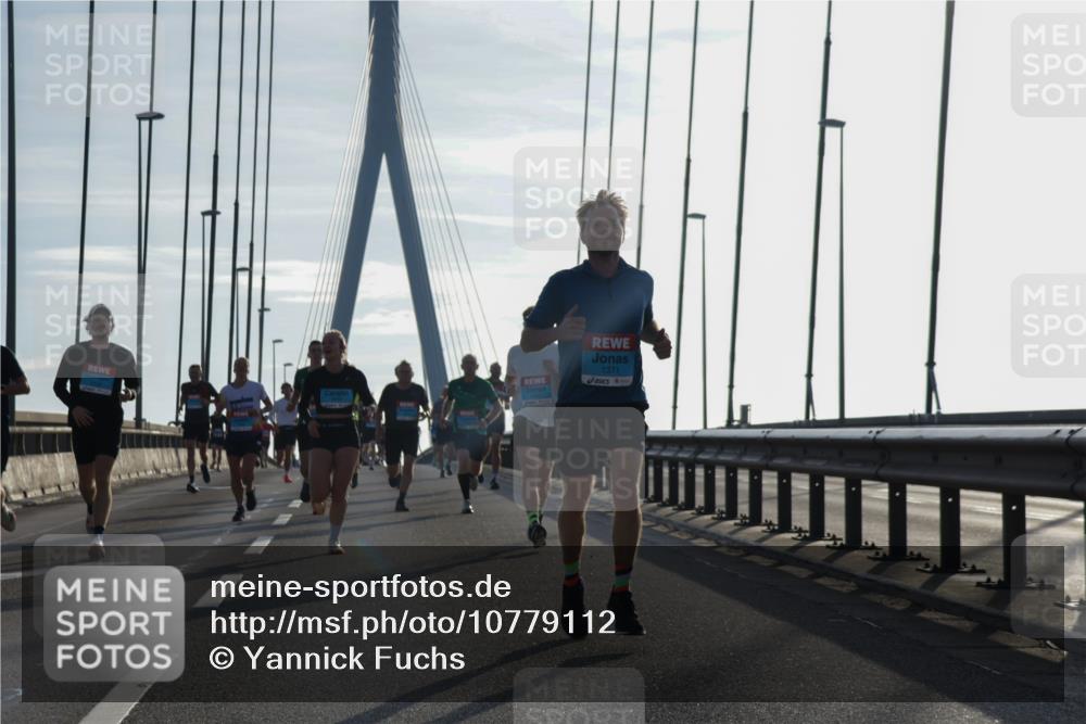 03.10.2026 - Köhlbrandbrückenlauf Yannick Fuchs http://msf.ph/oto/10779112 03.10.2026 09:24:10 Position 1 1371 meine-sportfotos.de