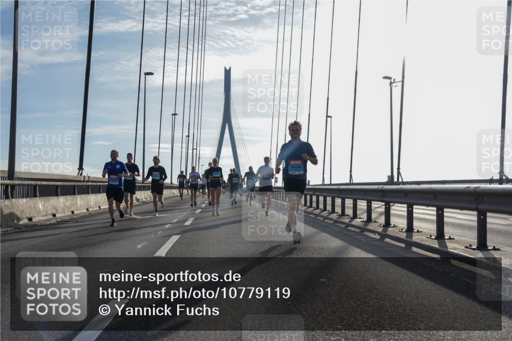 03.10.2026 - Köhlbrandbrückenlauf Yannick Fuchs http://msf.ph/oto/10779119 03.10.2026 09:24:11 Position 1  meine-sportfotos.de