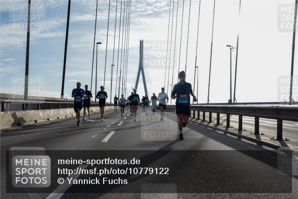 03.10.2026 - Köhlbrandbrückenlauf Yannick Fuchs http://msf.ph/oto/10779122 03.10.2026 09:24:11 Position 1  meine-sportfotos.de