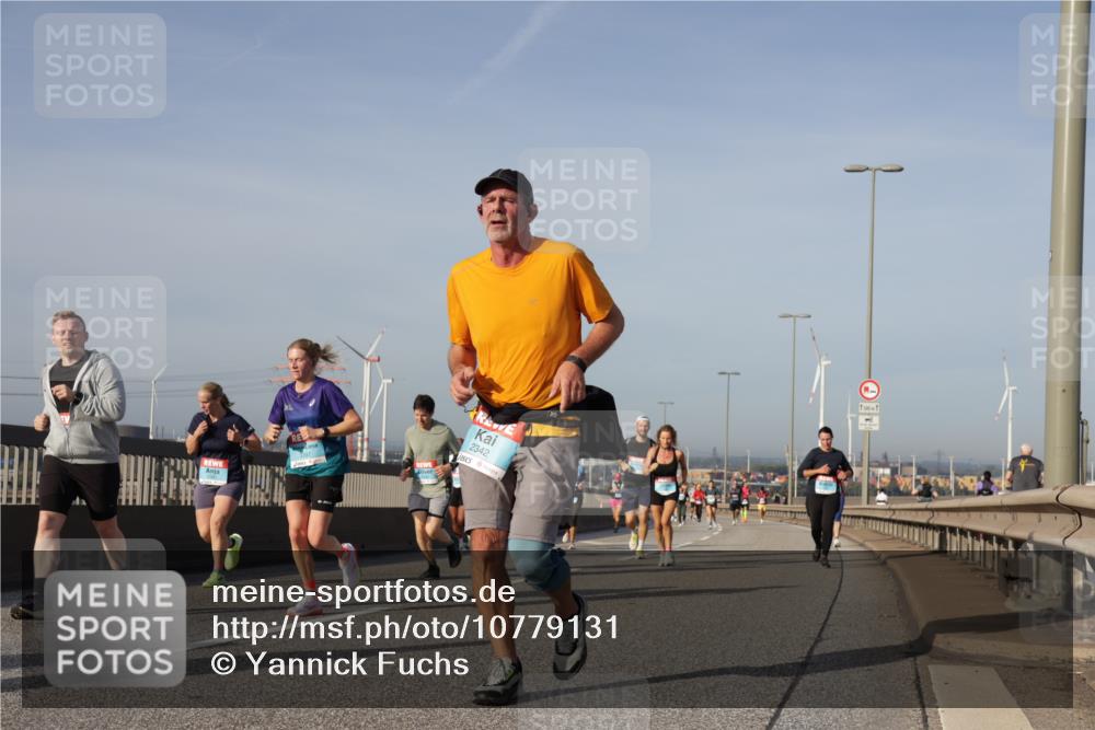 03.10.2026 - Köhlbrandbrückenlauf Yannick Fuchs http://msf.ph/oto/10779131 03.10.2026 09:46:22 Position 2 2342, 500 meine-sportfotos.de