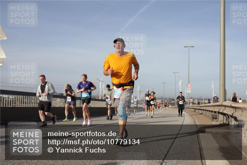 03.10.2026 - Köhlbrandbrückenlauf Yannick Fuchs http://msf.ph/oto/10779134 03.10.2026 09:46:23 Position 2 2342, 1 meine-sportfotos.de