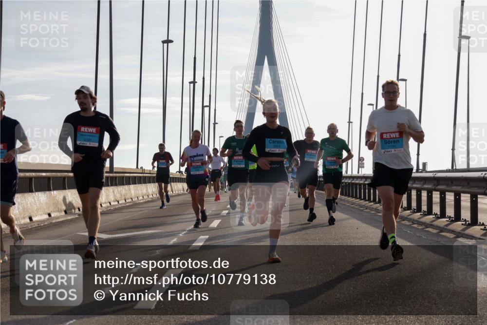 03.10.2026 - Köhlbrandbrückenlauf Yannick Fuchs http://msf.ph/oto/10779138 03.10.2026 09:24:12 Position 1 2137, 2319, 1101 meine-sportfotos.de