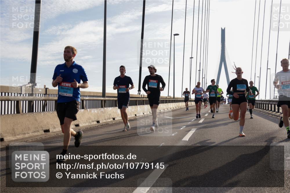 03.10.2026 - Köhlbrandbrückenlauf Yannick Fuchs http://msf.ph/oto/10779145 03.10.2026 09:24:13 Position 1 1829, 7, 1101 meine-sportfotos.de