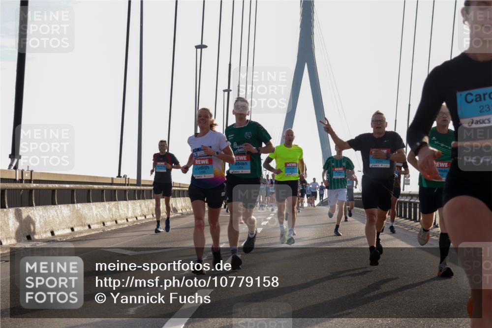 03.10.2026 - Köhlbrandbrückenlauf Yannick Fuchs http://msf.ph/oto/10779158 03.10.2026 09:24:14 Position 1 1298, 2344, 231 meine-sportfotos.de