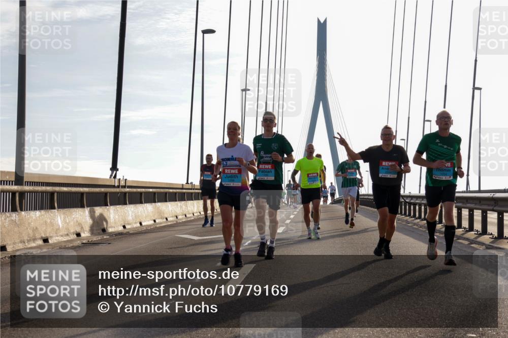 03.10.2026 - Köhlbrandbrückenlauf Yannick Fuchs http://msf.ph/oto/10779169 03.10.2026 09:24:15 Position 1 0, 3, 1054 meine-sportfotos.de