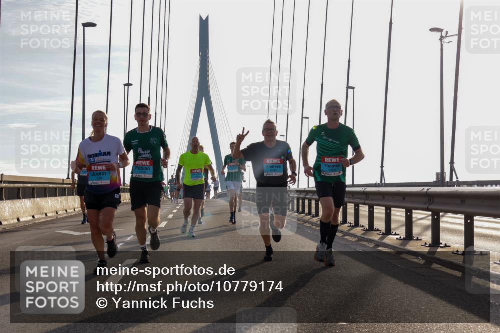 03.10.2026 - Köhlbrandbrückenlauf Yannick Fuchs http://msf.ph/oto/10779174 03.10.2026 09:24:15 Position 1 10, 3, 1298, 1359, 1054, 2344 meine-sportfotos.de