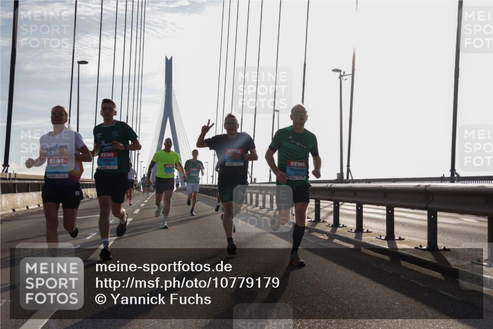 03.10.2026 - Köhlbrandbrückenlauf Yannick Fuchs http://msf.ph/oto/10779179 03.10.2026 09:24:16 Position 1 1359, 1054 meine-sportfotos.de