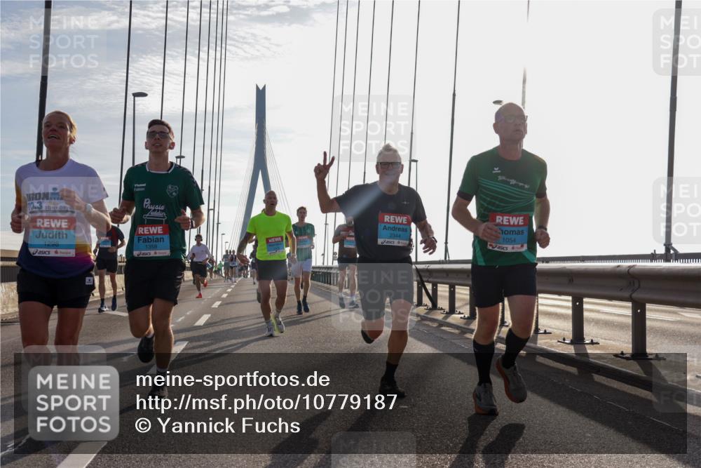 03.10.2026 - Köhlbrandbrückenlauf Yannick Fuchs http://msf.ph/oto/10779187 03.10.2026 09:24:16 Position 1 10, 3, 1298, 2344, 1054, 1359 meine-sportfotos.de