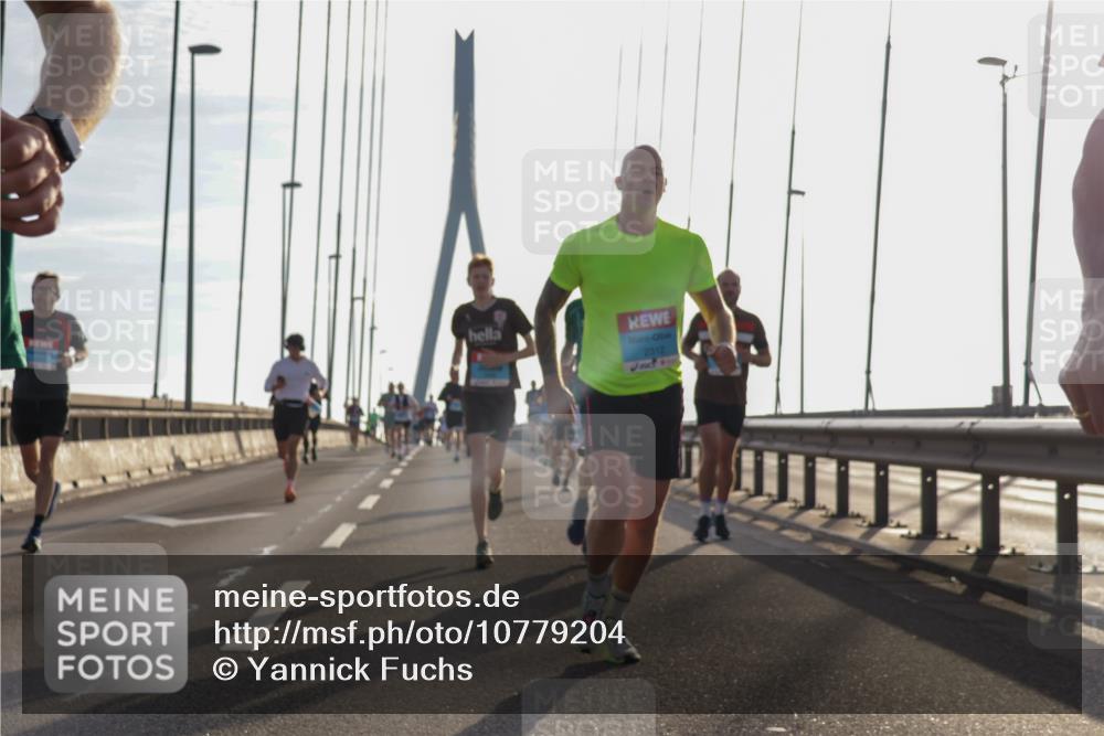 03.10.2026 - Köhlbrandbrückenlauf Yannick Fuchs http://msf.ph/oto/10779204 03.10.2026 09:24:17 Position 1 2312 meine-sportfotos.de