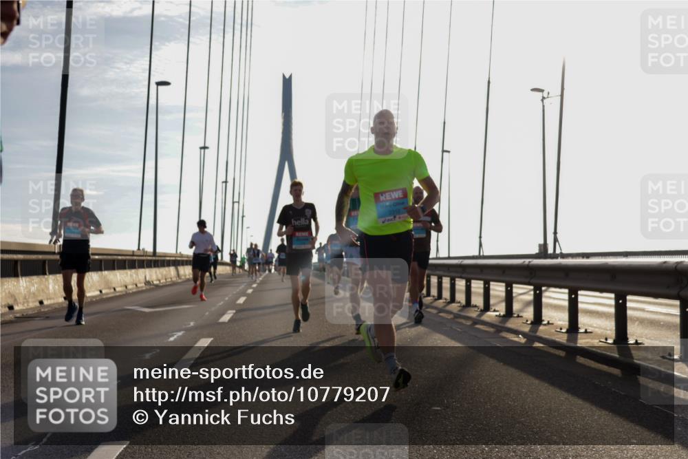 03.10.2026 - Köhlbrandbrückenlauf Yannick Fuchs http://msf.ph/oto/10779207 03.10.2026 09:24:17 Position 1 2312 meine-sportfotos.de