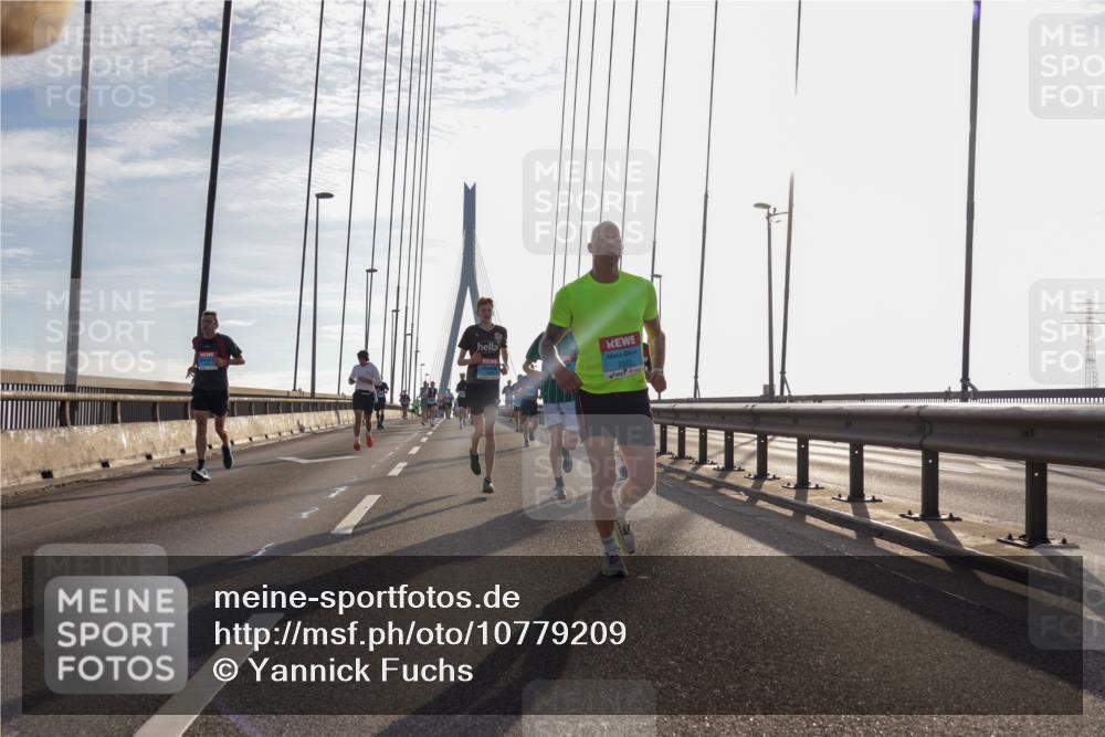 03.10.2026 - Köhlbrandbrückenlauf Yannick Fuchs http://msf.ph/oto/10779209 03.10.2026 09:24:18 Position 1 2312 meine-sportfotos.de