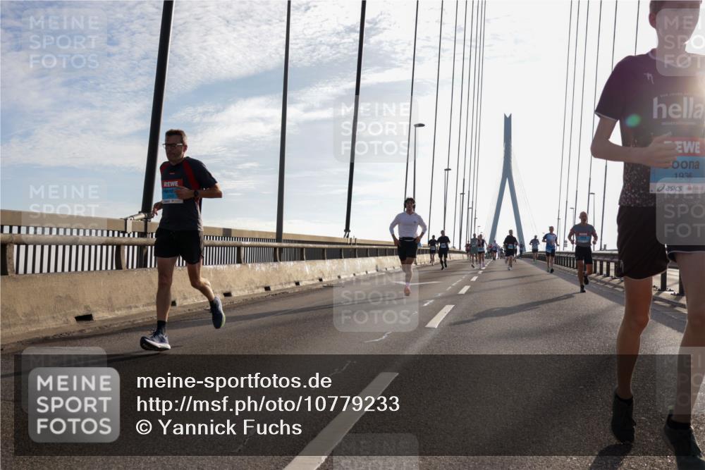 03.10.2026 - Köhlbrandbrückenlauf Yannick Fuchs http://msf.ph/oto/10779233 03.10.2026 09:24:20 Position 1 1936 meine-sportfotos.de