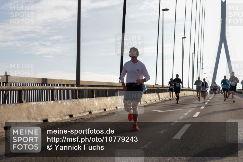 03.10.2026 - Köhlbrandbrückenlauf Yannick Fuchs http://msf.ph/oto/10779243 03.10.2026 09:24:21 Position 1  meine-sportfotos.de