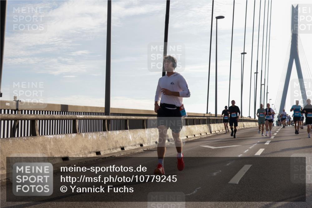 03.10.2026 - Köhlbrandbrückenlauf Yannick Fuchs http://msf.ph/oto/10779245 03.10.2026 09:24:21 Position 1  meine-sportfotos.de