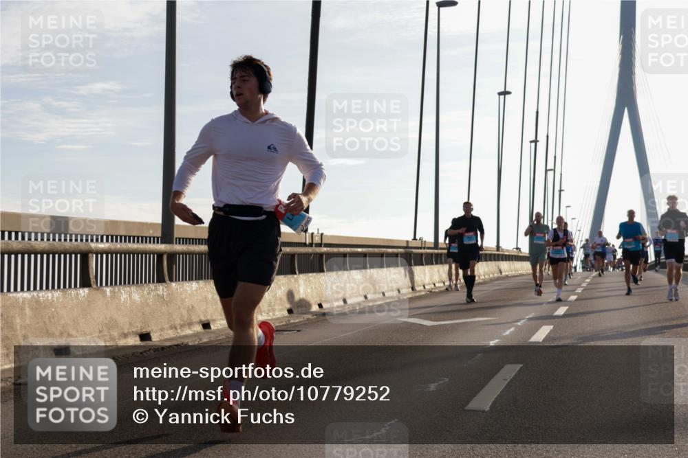 03.10.2026 - Köhlbrandbrückenlauf Yannick Fuchs http://msf.ph/oto/10779252 03.10.2026 09:24:21 Position 1  meine-sportfotos.de