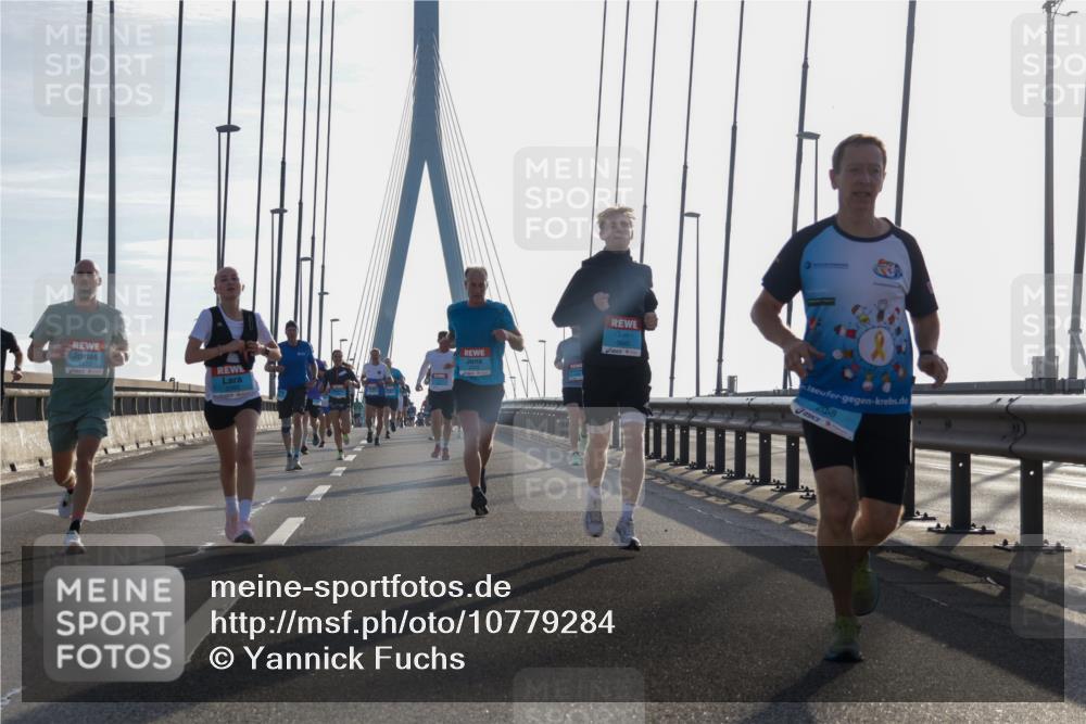 03.10.2026 - Köhlbrandbrückenlauf Yannick Fuchs http://msf.ph/oto/10779284 03.10.2026 09:24:25 Position 1 2058 meine-sportfotos.de