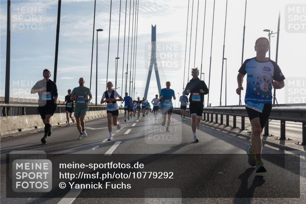 03.10.2026 - Köhlbrandbrückenlauf Yannick Fuchs http://msf.ph/oto/10779292 03.10.2026 09:24:25 Position 1 208 meine-sportfotos.de