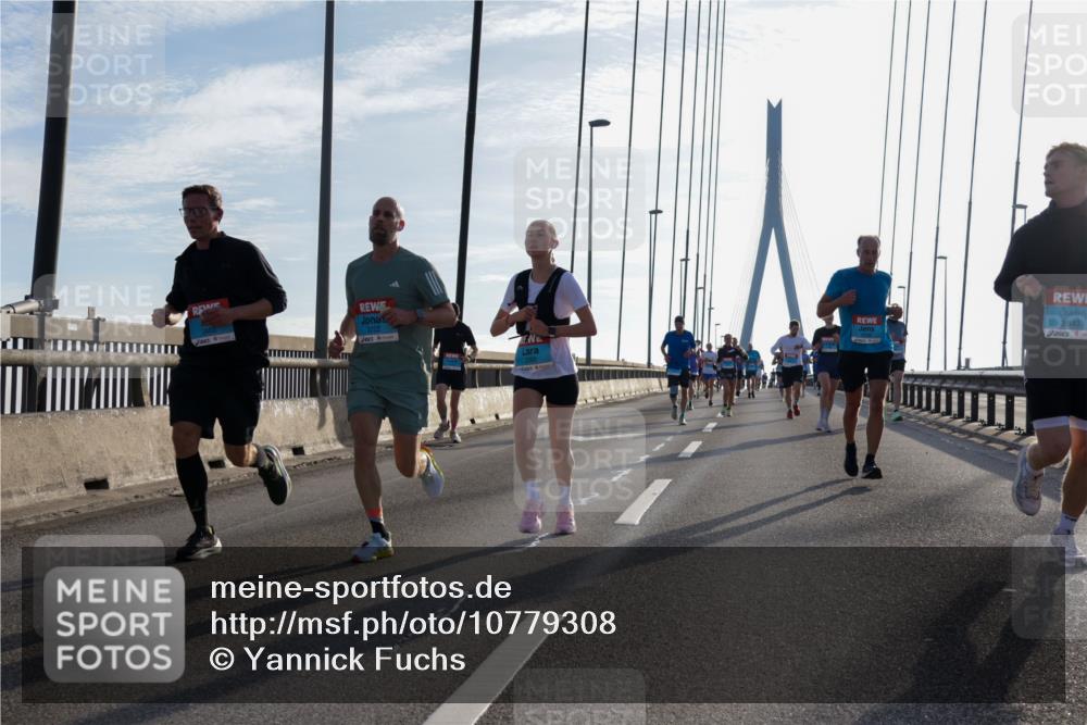 03.10.2026 - Köhlbrandbrückenlauf Yannick Fuchs http://msf.ph/oto/10779308 03.10.2026 09:24:26 Position 1 3843 meine-sportfotos.de
